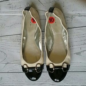 Tahari Ballet Flats Black Off white